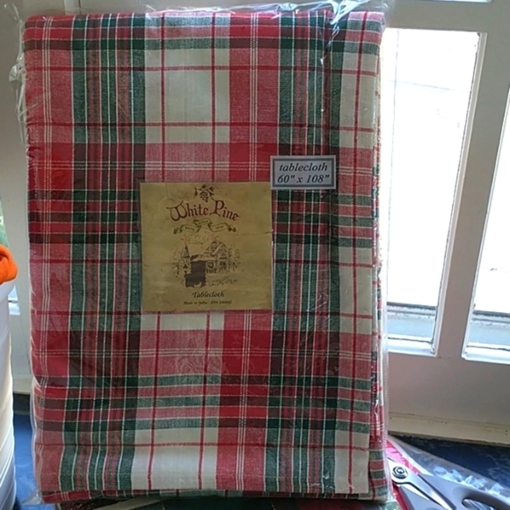 NWT White Pine Quality Holiday Decor Christmas Holiday Tablecloth